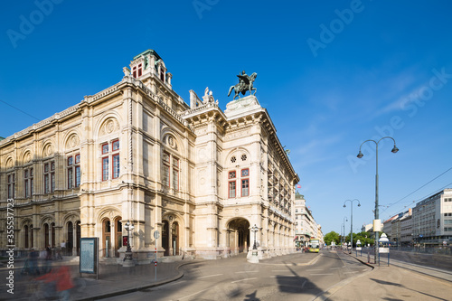 Fototapeta Naklejka Na Ścianę i Meble -  Blurred Traffic In Front Of The Vienna State Opera, Austria
