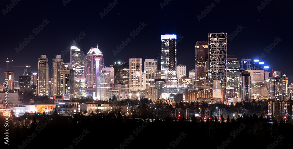 Obraz premium Pejzaż nocny Calgary, nakręcony w Calgary, Alberta, Kanada
