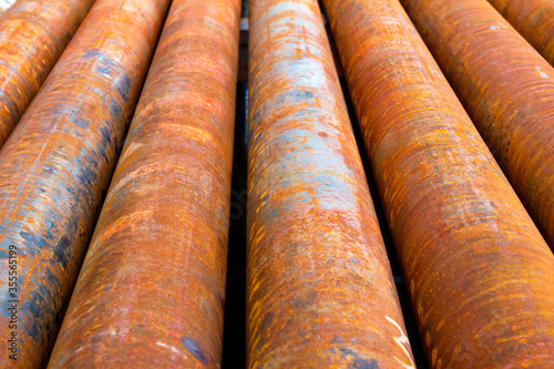 Εκτύπωση καμβά Corroded casing pipes situated near an oil well