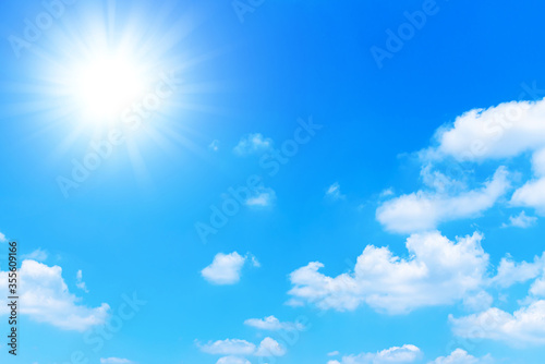 青空と太陽