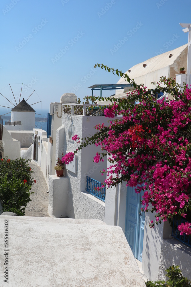 Naklejka premium Panoramiczny widok na Santorini, Grecja