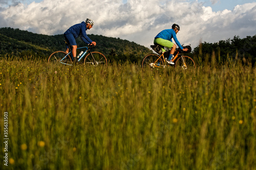 Gravel Bike dans le Vercors du côté de Presles dans la Alpes à la limite de la Drôme et de l'Isère
