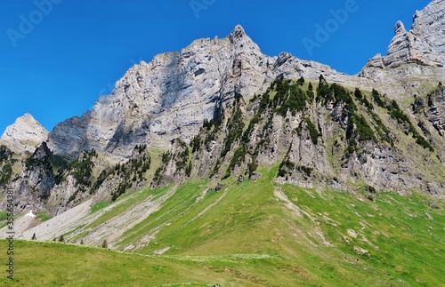 Bergwandern unterhalb der Churfirsten  Ostschweiz