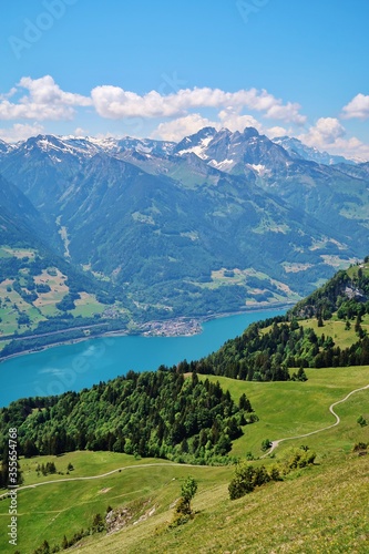 Blick auf den Walensee und die Glarner Berge