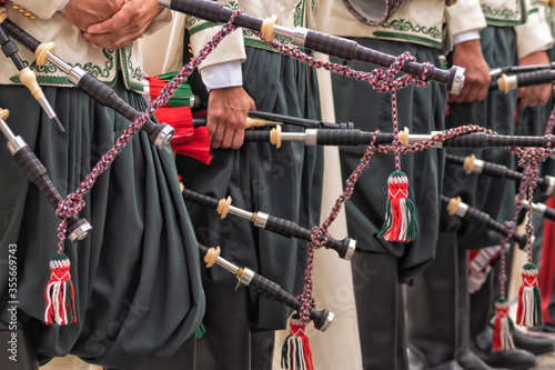 Bagpipes, Orchestra of the Algerian National Guard