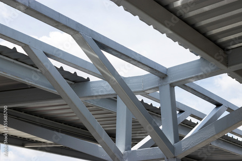 Steel structure for building construction for parking