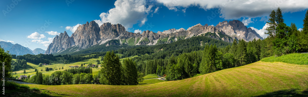
Mountain valley in the Italy alps. Beautiful landscape of Italian dolomites  - obrazy, fototapety, plakaty 