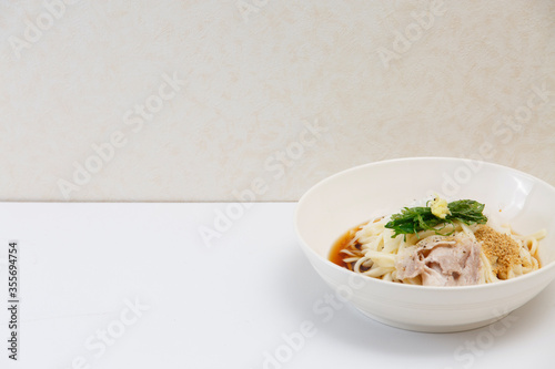 夏にはさっぱりと冷やしうどん