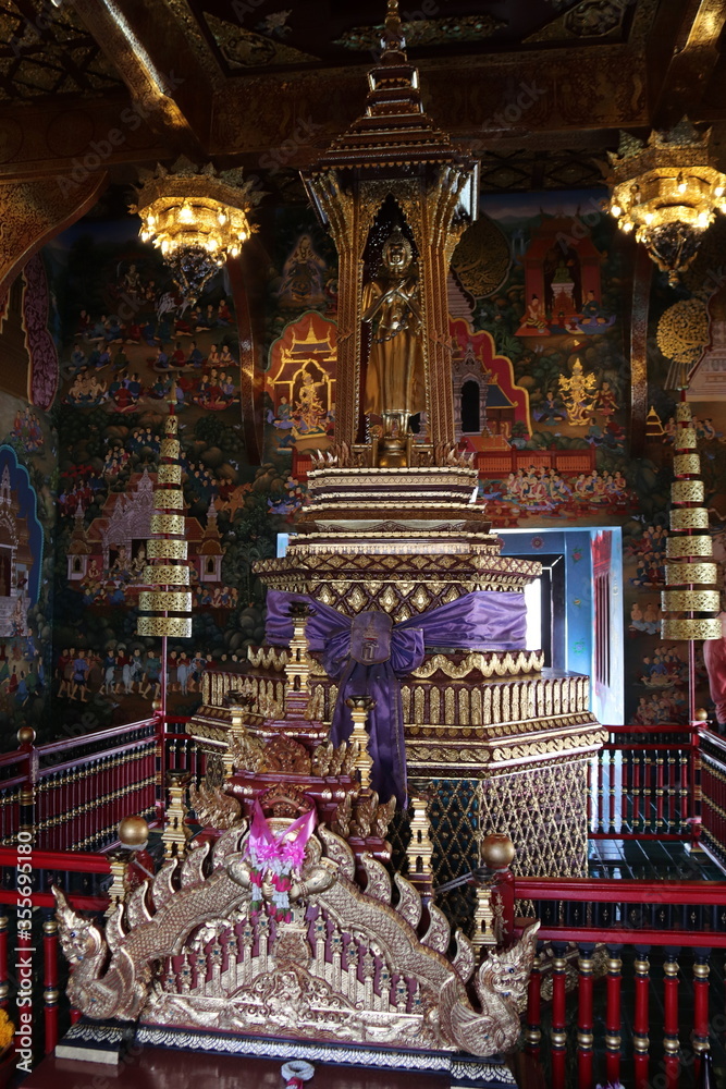 Autel du Wat Phra Singh à Chiang Mai, Thaïlande	