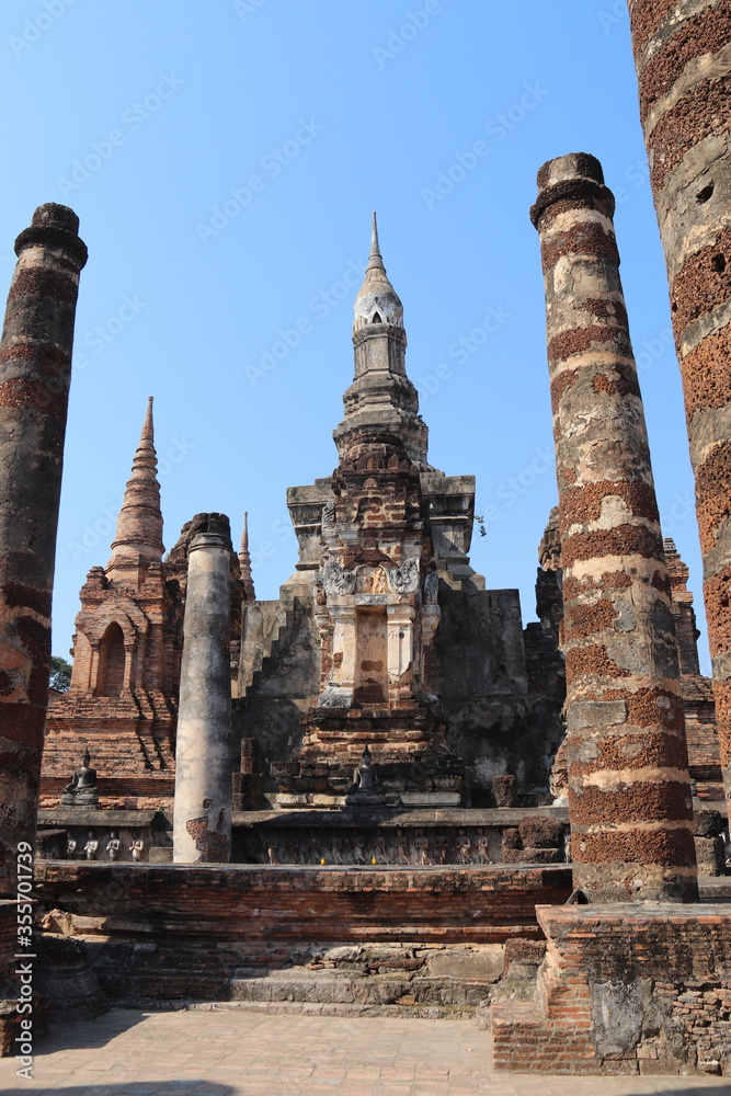 Fototapeta premium Temple&nbsp;du parc historique de Sukhothaï, Thaïlande