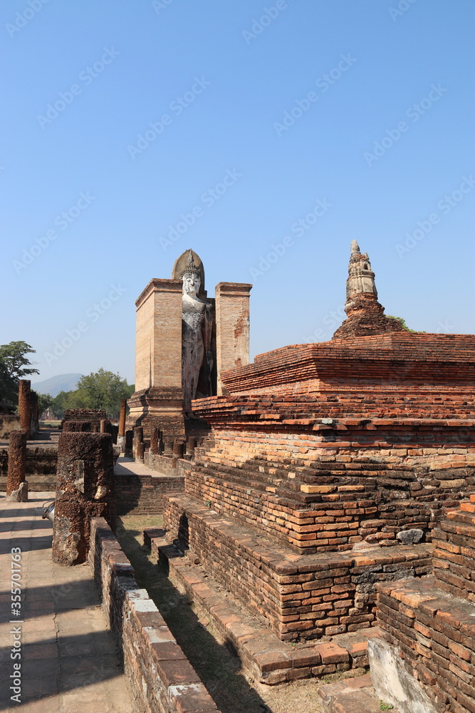 Fototapeta premium Temple&nbsp;du parc historique de Sukhothaï, Thaïlande