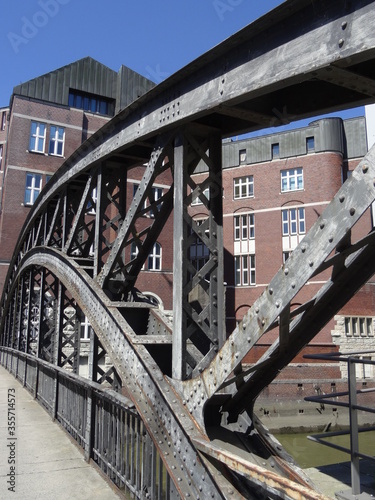 Brücken in Hamburgs "Speicherstadt" © Cornelia Wohlrab