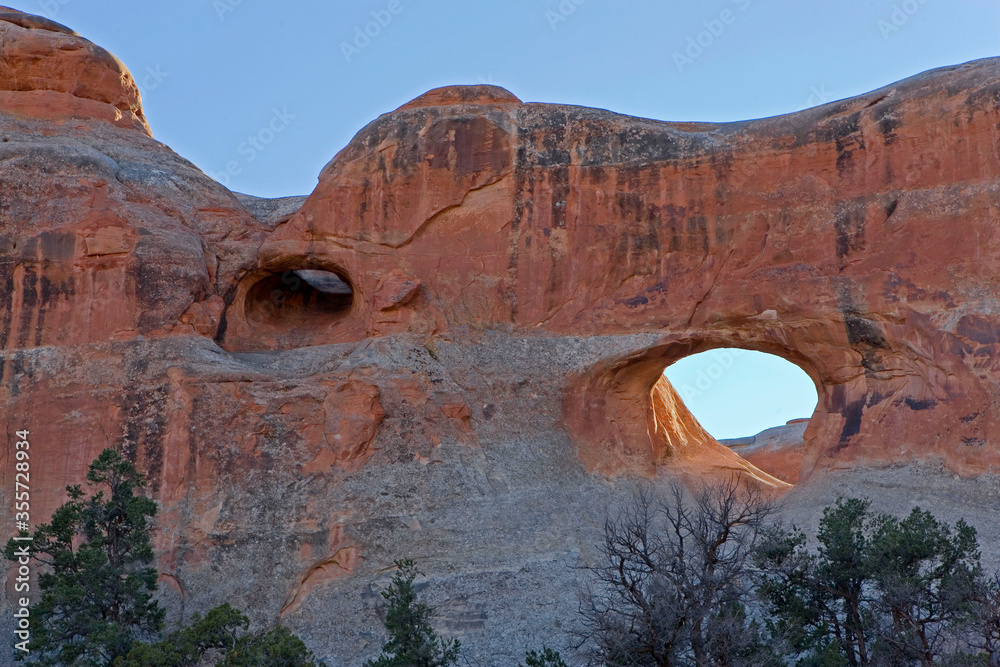 Fototapeta premium Tunnel Arch in Arches National Park, Utah
