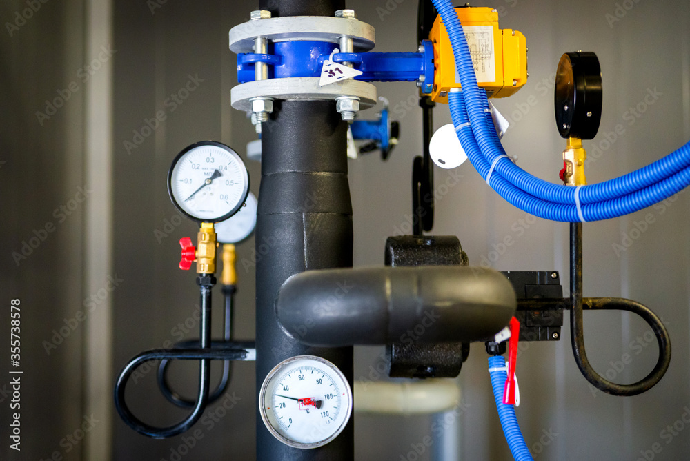 Pressure switches in the pipeline, to control pressure in the pipeline.