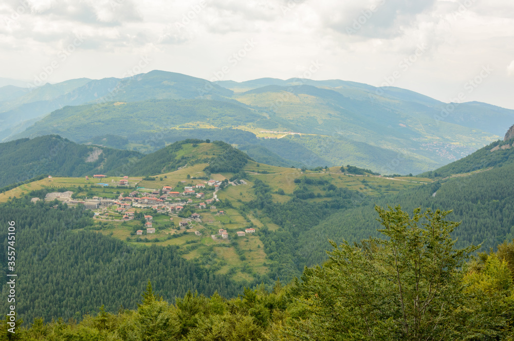 Obraz premium Belintash is a small plateau in the Rhodope Mountains in Bulgaria bearing traces of human activity. 