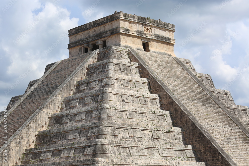 chichen itza pyramid