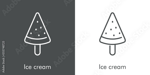 Símbolo helado de sandia con paleta de madera. Icono plano lineal con texto Ice cream en fondo gris y fondo blanco