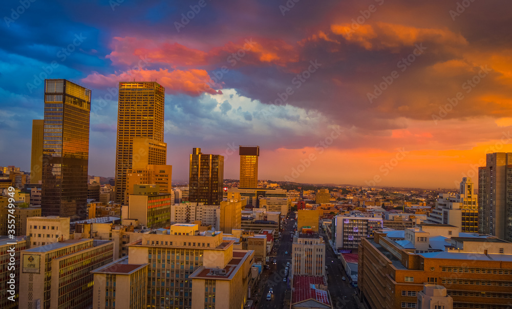 Naklejka premium Johannesburg city skyline and hisgh rise towers and buildings