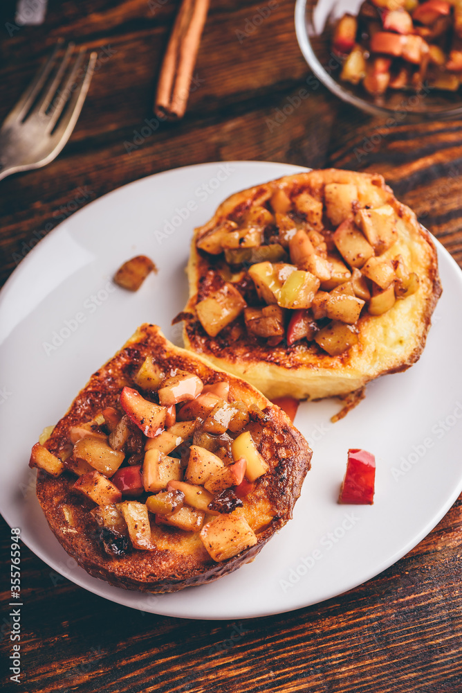 French toasts with apple caramelized with cinnamon French toasts with apple caramelized with cinnamon