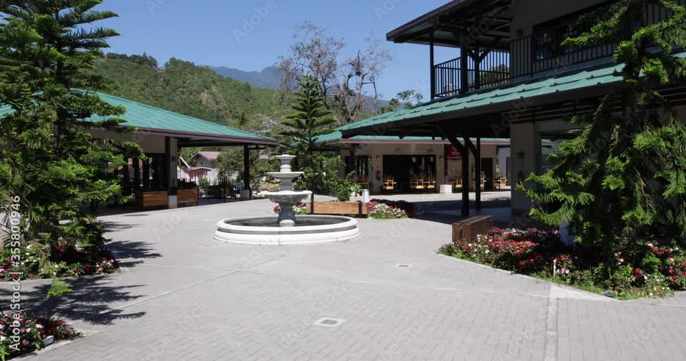 Panama Boquete shopping center called Los Senderos Panama Boquete shopping center called Los Senderos