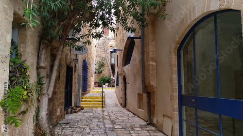 Fototapeta Naklejka Na Ścianę i Meble -  narrow street in old town Jaffa