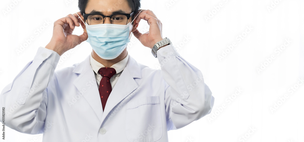 Doctor wear mask