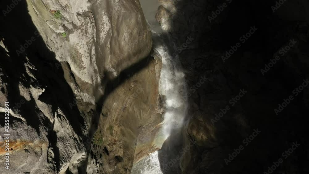 Vue aérienne par drone de la cascade des Thermes, Saint Gervais Mont Blanc, France