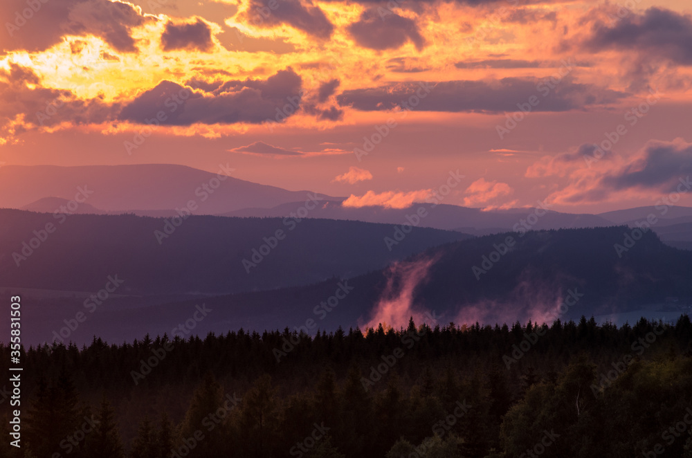 Fototapeta premium sunset in the mountains