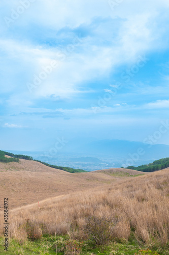 霧ヶ峰から眺める山々とススキの景色