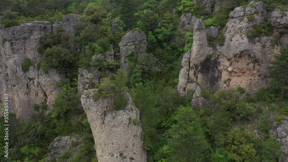 Vue aérienne par drone du Cirque de Navacelles, France Vue aérienne par drone du Cirque de Navacelles, France