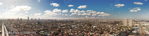 Fotografía Quezon City, Philippines - March 2020: Panorama of Metro Manila cityscape and skyline viewed from EDSA
