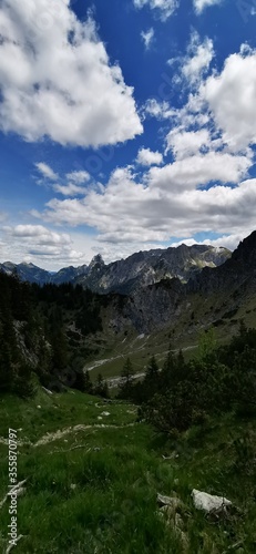 Ausflug in die Alpen bei schönstem Wetter - Alpenpanorama