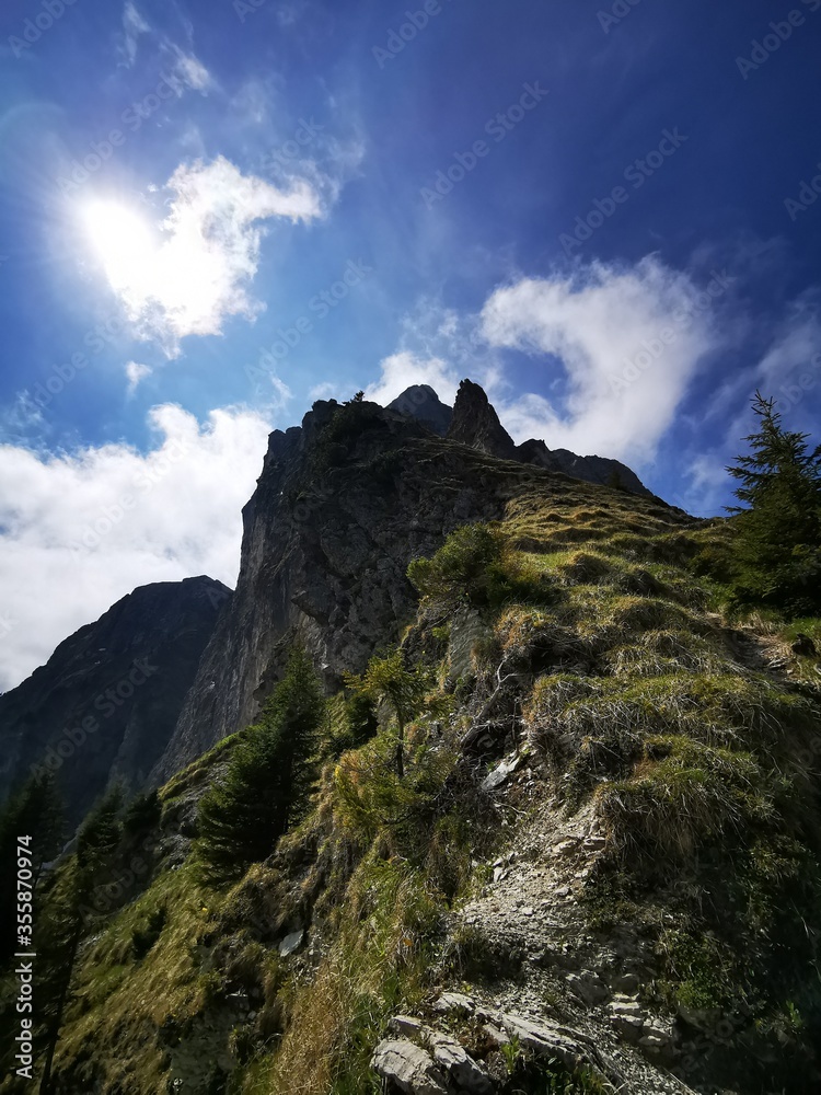 Obraz premium Ausflug in die Alpen bei schönstem Wetter - Alpenpanorama