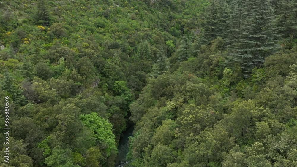 Vue aérienne par drone des Moulins de la Foux, Hérault, France Vue aérienne par drone des Moulins de la Foux, Hérault, France