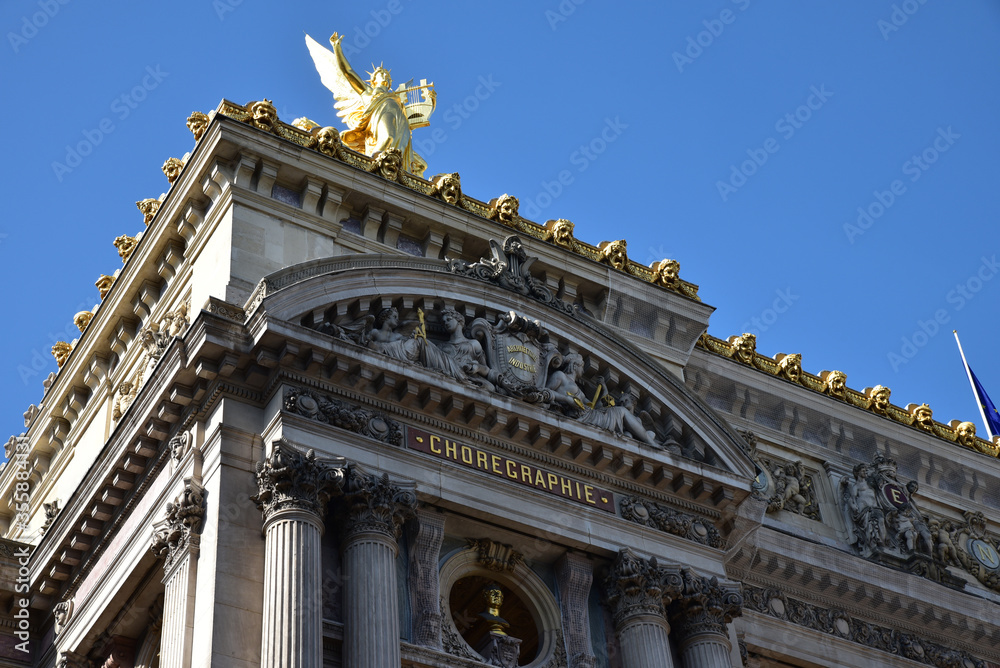 Toit de l'opéra Garnier à Paris, France