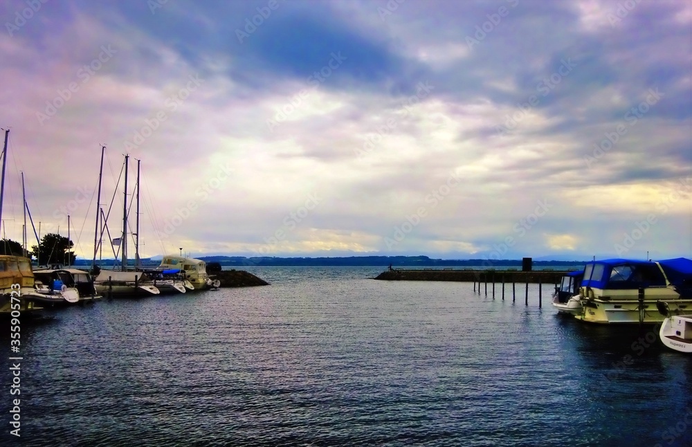 Vue sur lac de Neuchâtel Suisse.