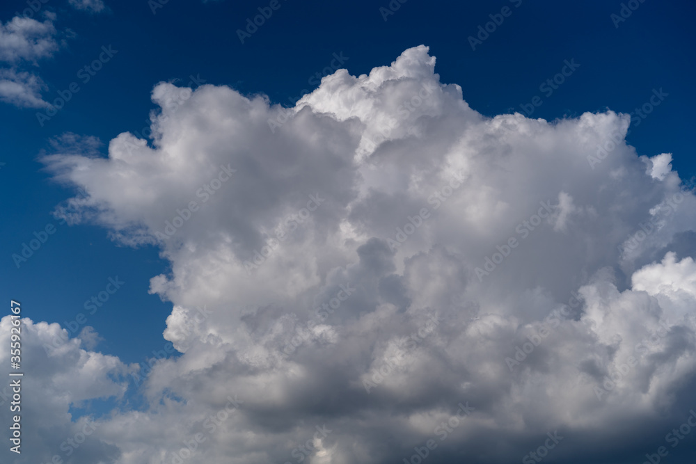 Obraz premium Beautiful fluffy clouds.