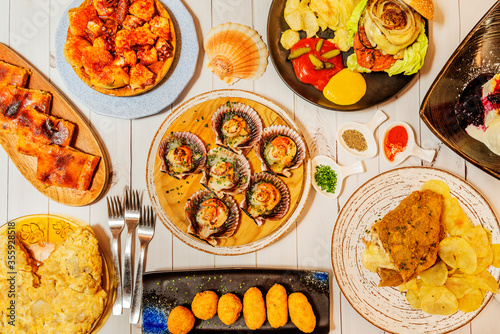 typical Spanish food dishes