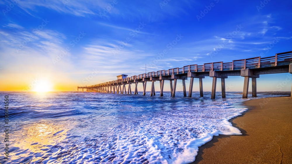famous pier of venice while sunset