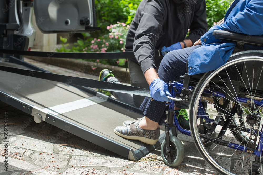 Obraz premium accompaniment service for siabled people