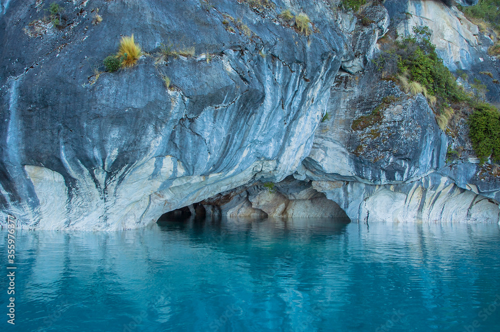 Naklejka premium Catedreles de Marmol Lago General Carrera Regin de Aisen Marmol roca