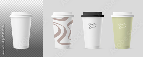 Realistic paper cups for drink packaging design. packaging empty mock up container vector template