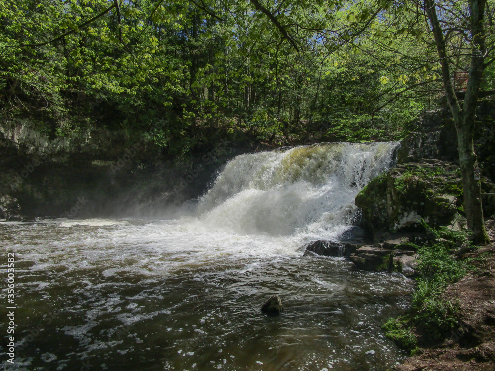 Middlefield & Middletown, Connecticut: Wadsworth Falls, on the Coginchaug River, in Wadsworth Falls State Park. Middlefield & Middletown, Connecticut: Wadsworth Falls, on the Coginchaug River, in Wadsworth Falls State Park.