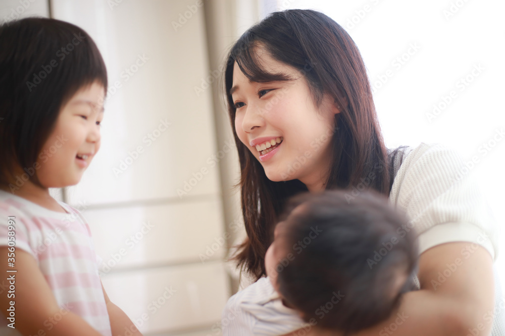 笑顔の親子