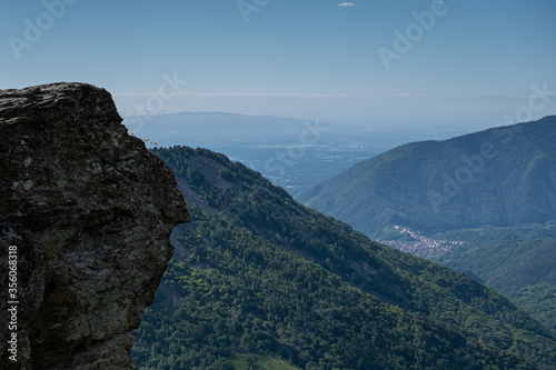 Vista dall'alto in montagna © apinz