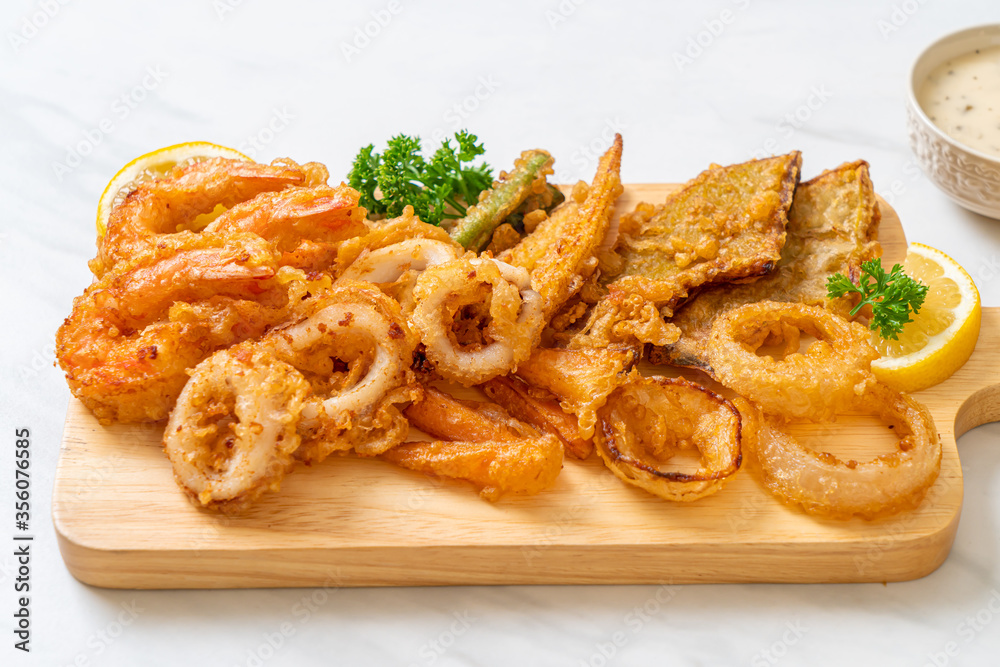 deep fried seafood (shrimps and squid) with mix vegetable