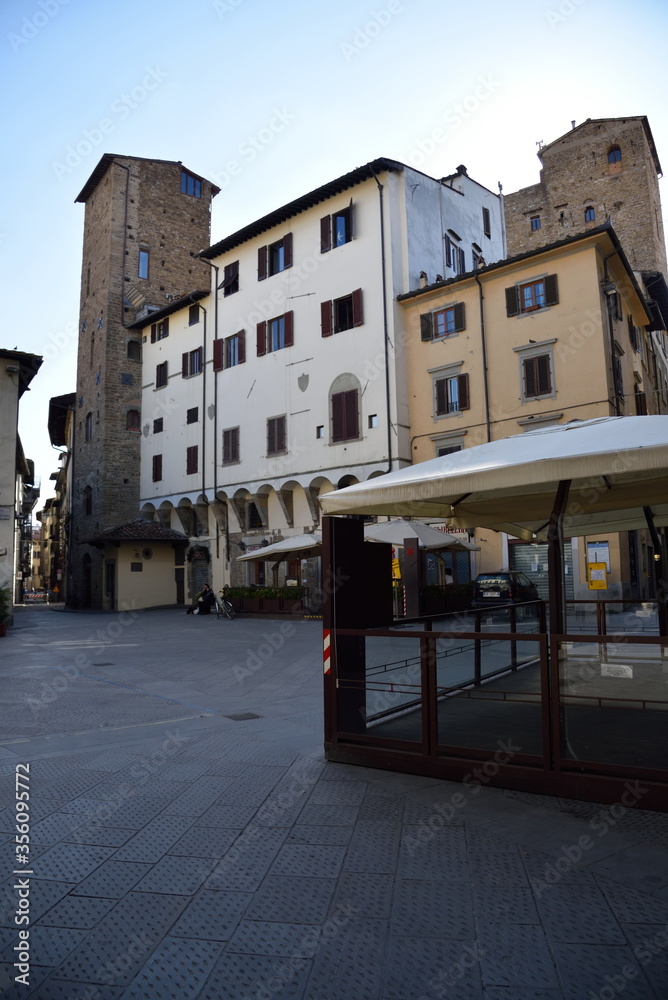 Fototapeta premium View of the traditional houses in Florence, Italy