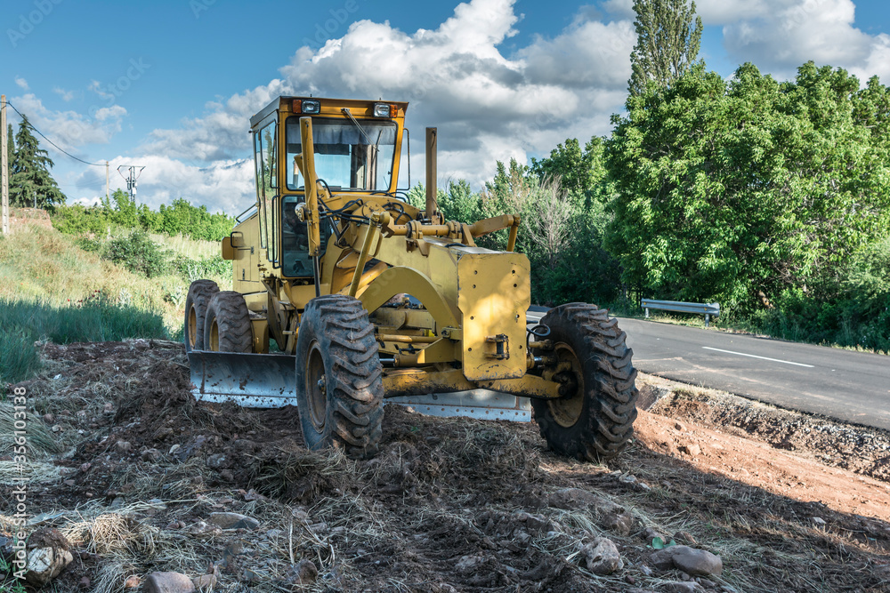 Fundamental bulldozer machine in the construction industry Fundamental bulldozer machine in the construction industry
