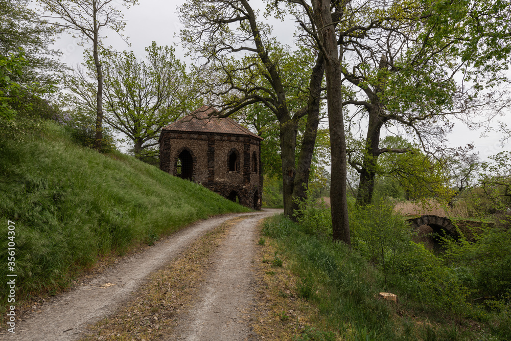 rauhes Wallwachhaus bei Vockerode - Sachsen Anhalt