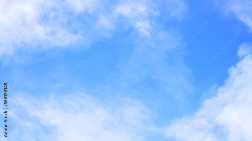 空 空